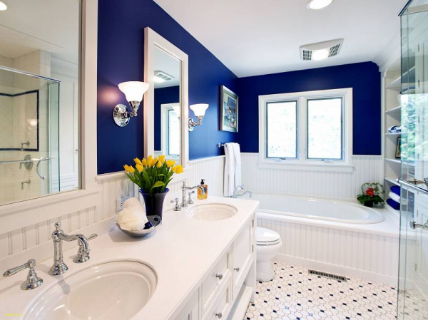 Фото - Уютный дизайн узкой ванной комнаты: от выбора сантехники до обустройства