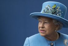 Фото - Royal blue — любимый цвет королевы Елизаветы II